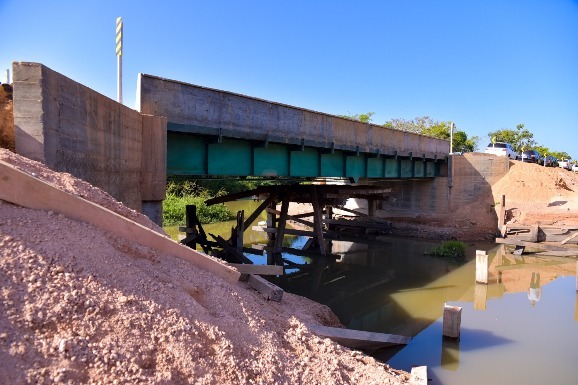 Governo de Roraima aprimora malha viária de municípios construindo pontes de concreto