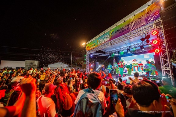 Carnaval Boa Vista pra Frente: show do Patati Patatá levou 20 mil pessoas para a Praça Chico do Carneiro