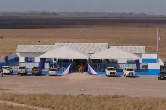 Deputado Zé Haroldo Cathedral celebra inauguração de nova unidade educacional em Alto Alegre