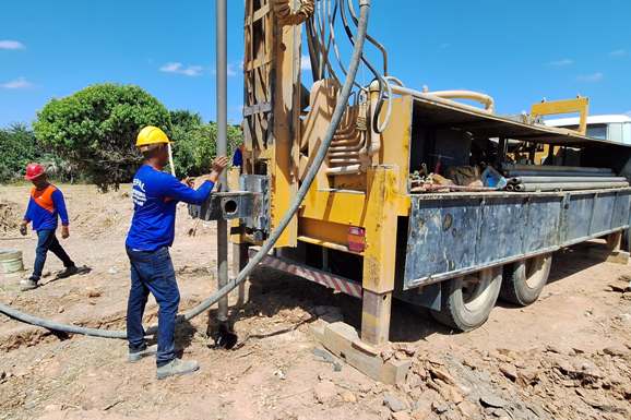 Abastecimento de água: Caer inicia perfuração de poços artesianos em São Luiz do Anauá e Pacaraima