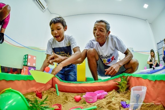 Famílias celebram evolução dos filhos em aniversário de 1 ano do Centro de Autismo