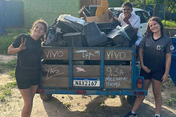 Escola Diva Lima e empresa Vivo promovem dia de voluntariado para a população com a oferta de vários serviços