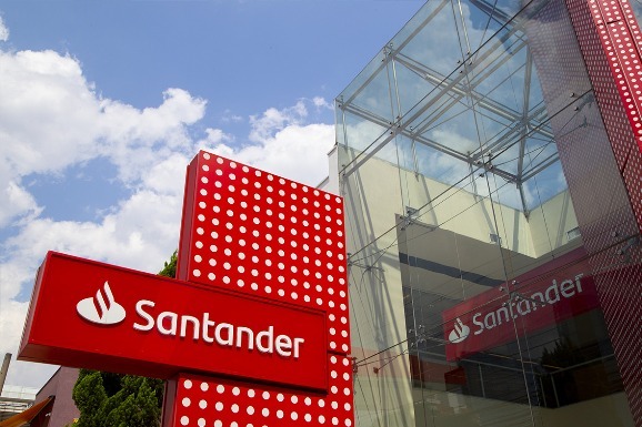 Santander Brasil capta R$ 1,3 bilhão para financiar PMEs no Norte/Nordeste e impulsionar programa de microcrédito