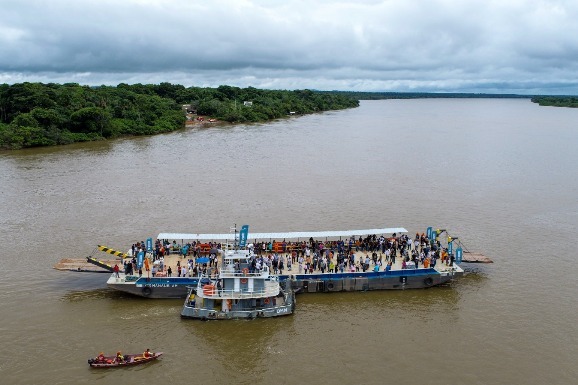 Governo entrega nova balsa do Passarão para uso diário de 200 comunidades indígenas