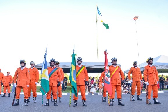 Solenidade marca o Dia do Bombeiro com promoções e condecorações