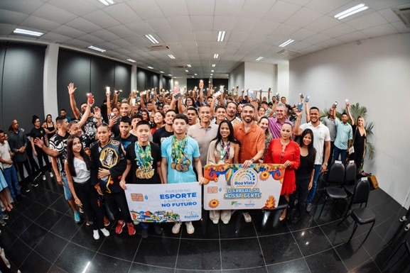 Prefeitura entrega passagens para quadrilha campeã do Boa Vista Junina 2024 e para atletas da capital