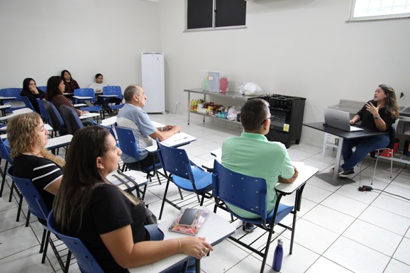 Curso de pão caseiro recheado da Escolegis aborda preparo, marketing e técnicas de venda