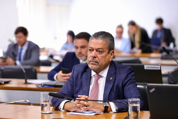 Demarcação de terras indígenas: regulamentar a matéria compete ao Legislativo, afirma senador Dr. Hiran