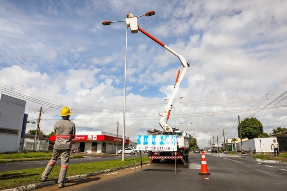 100% LED: Prefeitura inicia última etapa de modernização da iluminação pública em Boa Vista
