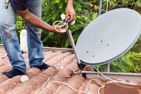 Emissoras de TV passam a transmitir a programação via satélite somente para a nova parabólica digital