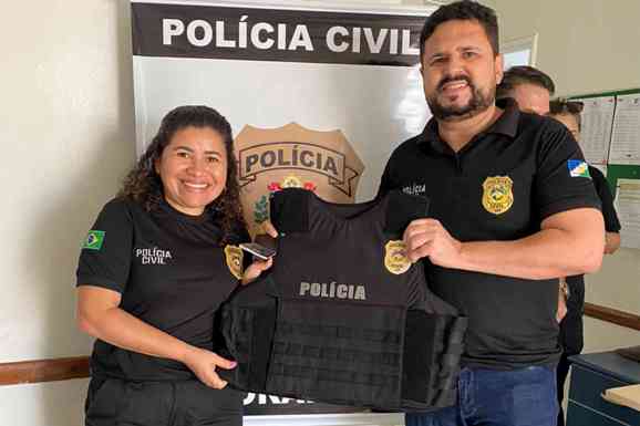 Mucajaí: Delegacia recebe melhorias com novos equipamentos em visita da delegada-geral