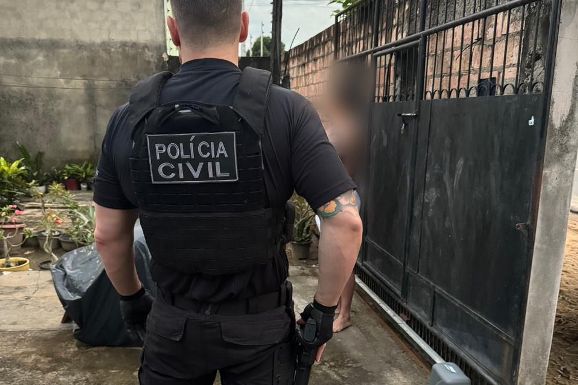 Quatro policiais militares investigados por crimes de tortura, roubo e milícia privada são presos em operação da PCRR