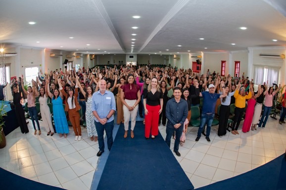 Prefeitura reforça efetivo da educação municipal com a posse de novos servidores