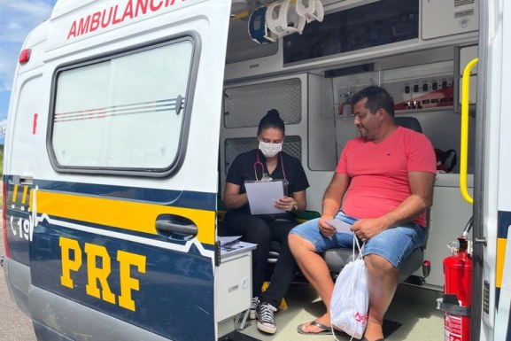 PRF-RR realiza Comando de Saúde na BR-174 em Boa Vista