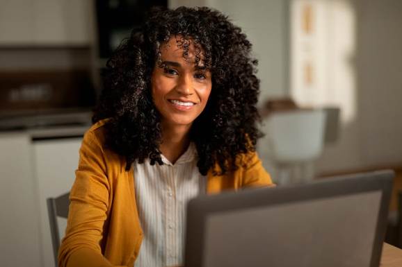 Santander em parceria com o Google oferecem bolsas de estudos gratuitas para roraimenses participarem de cursos de inteligência artificial