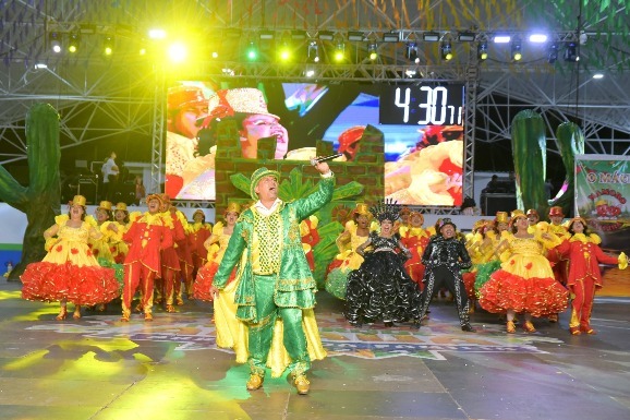 São João no Parque Anauá: com ‘O Mágico de Oz’, Iemanjá, Nossa Senhora e Mastruz com Leite, quadrilhas encantam o público no segundo dia do arraial