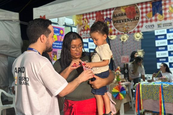 São João do Parque Anauá: Sesau distribui kits de higiene bucal para crianças