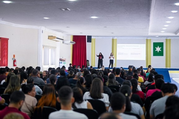 Prefeitura de Boa Vista promove capacitação de cerca de 3 mil profissionais da educação