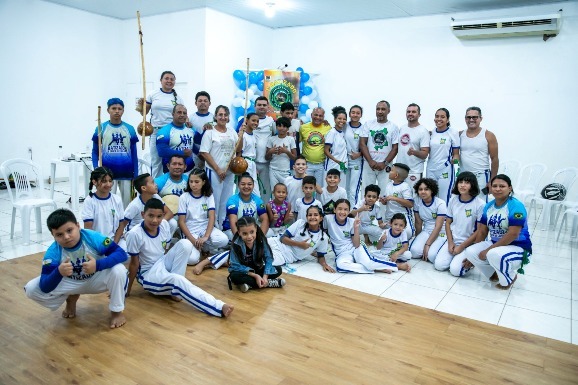 CCJuv: 20 alunos de capoeira do polo Pedra Pintada são batizados após meses de dedicação