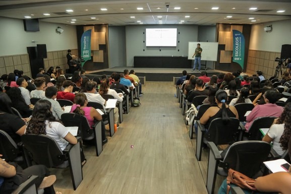 Concurso do TJRR: candidatos recebem dicas essenciais no aulão final da Escolegis