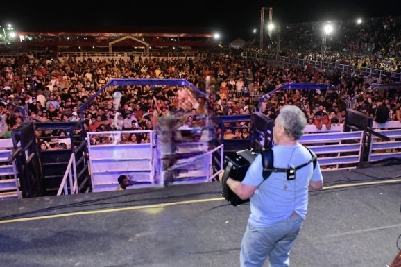 Expoferr Show 2024: Flávio José encanta o público com clássicos do forró na última noite da Feira